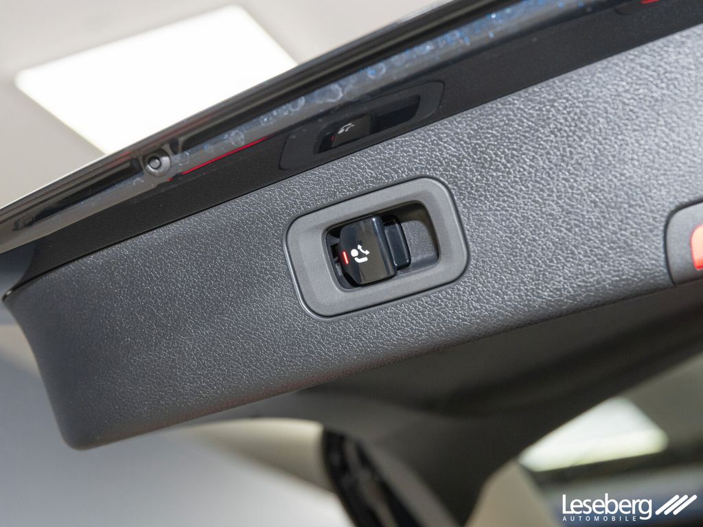 Mercedes-Benz E 300 2025