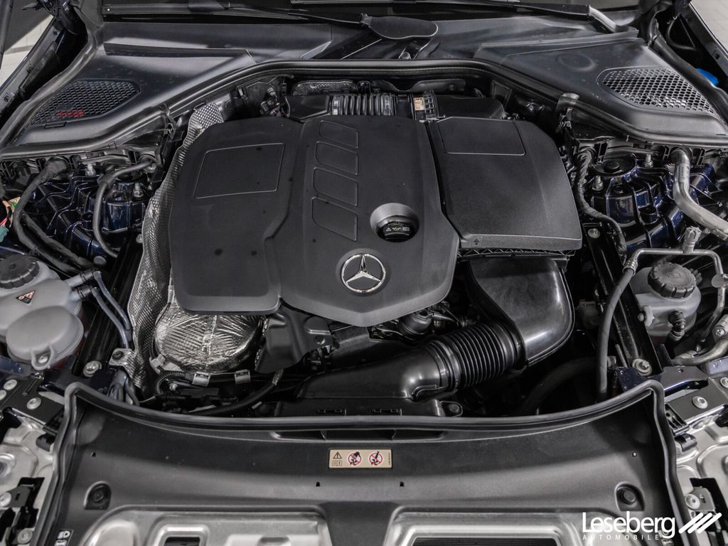 Mercedes-Benz E 300 2025