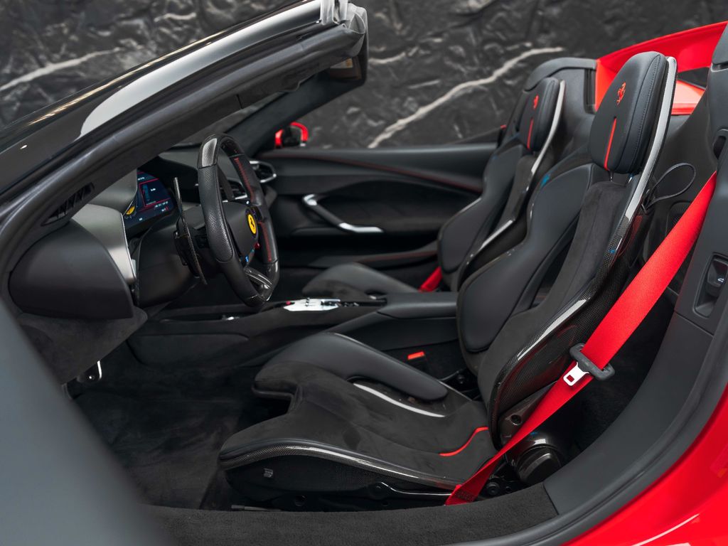 Ferrari 296 GTS 2024