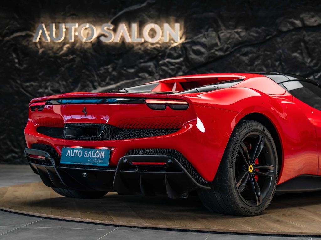 Ferrari 296 GTS 2024