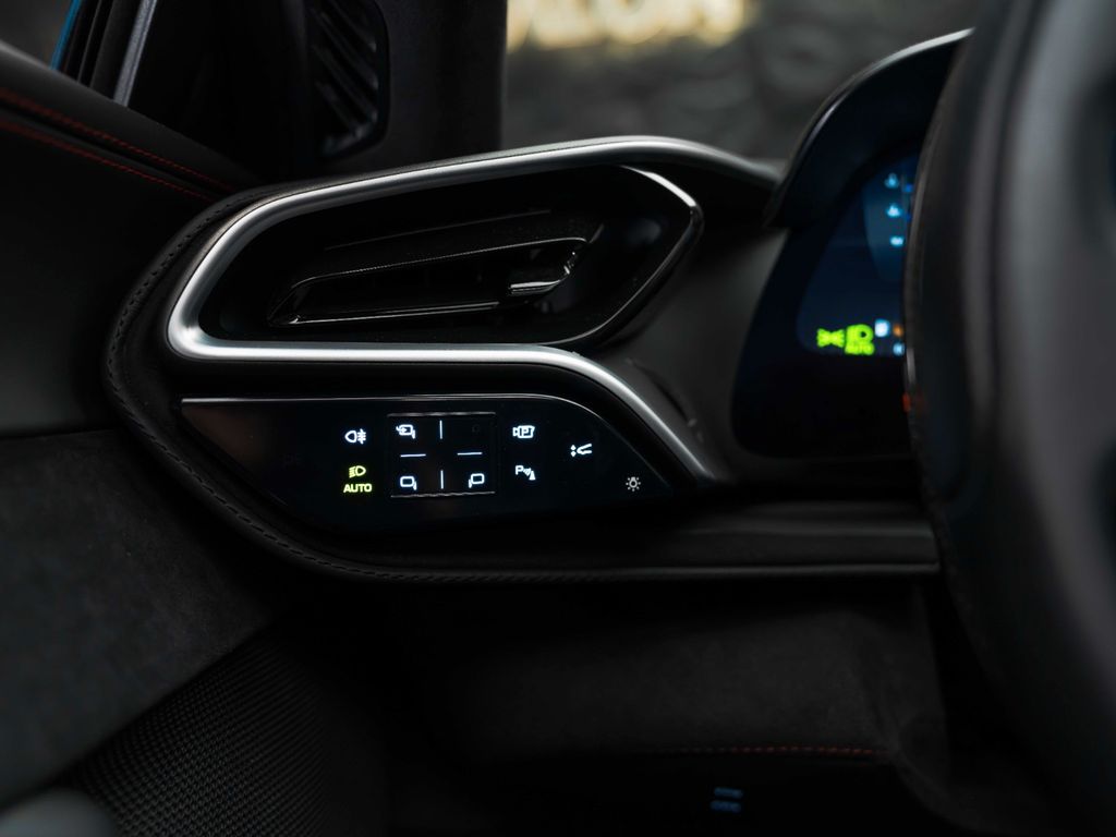 Ferrari 296 GTS 2024