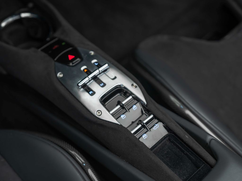 Ferrari 296 GTS 2024