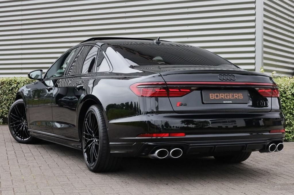 Audi S8 2024