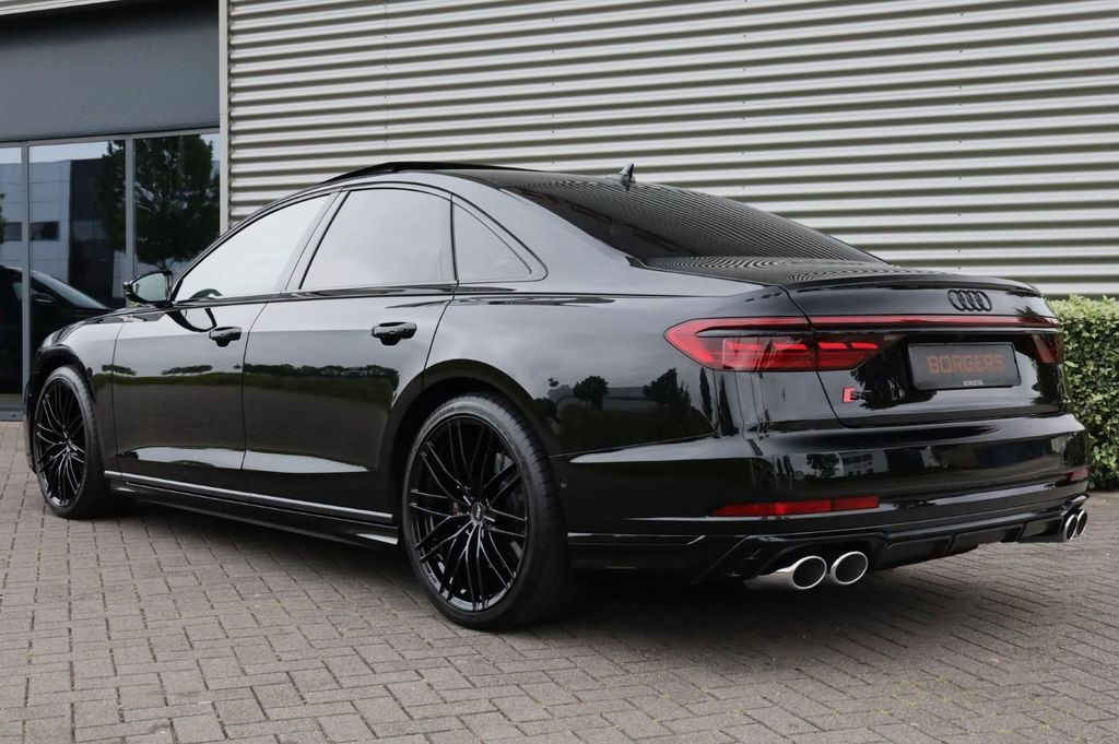 Audi S8 2024