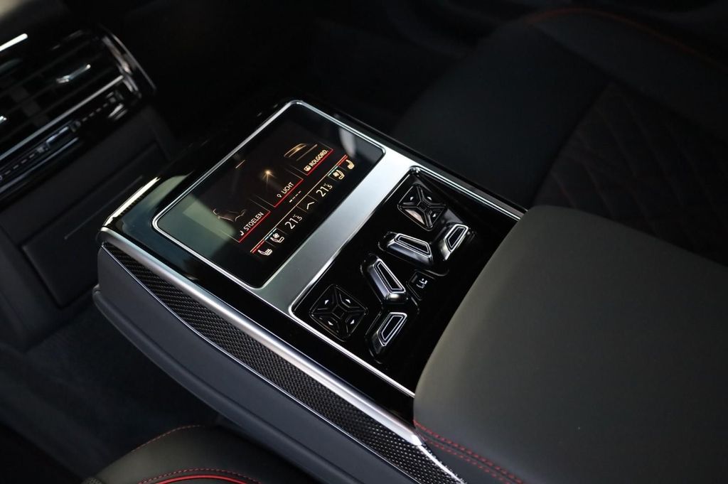 Audi S8 2024