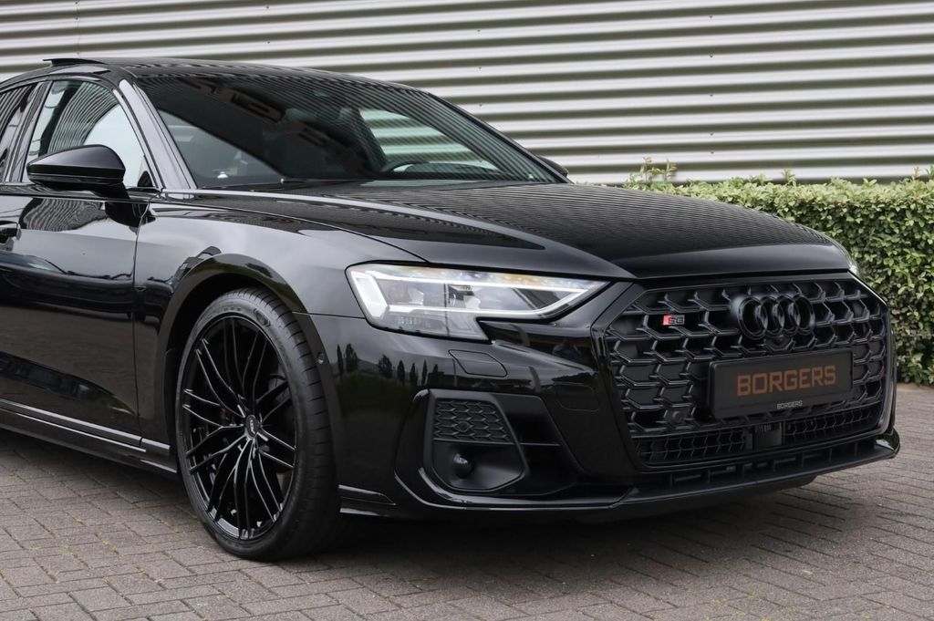 Audi S8 2024