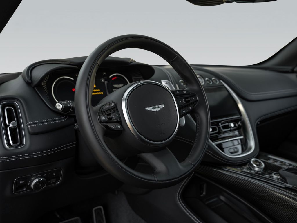 Aston Martin DBX 2023
