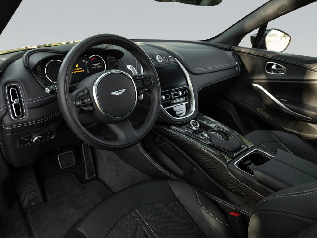 Aston Martin DBX 2023