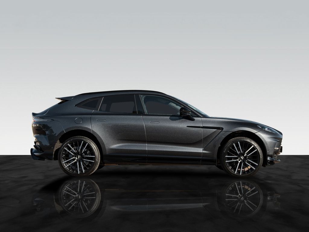 Aston Martin DBX 2023