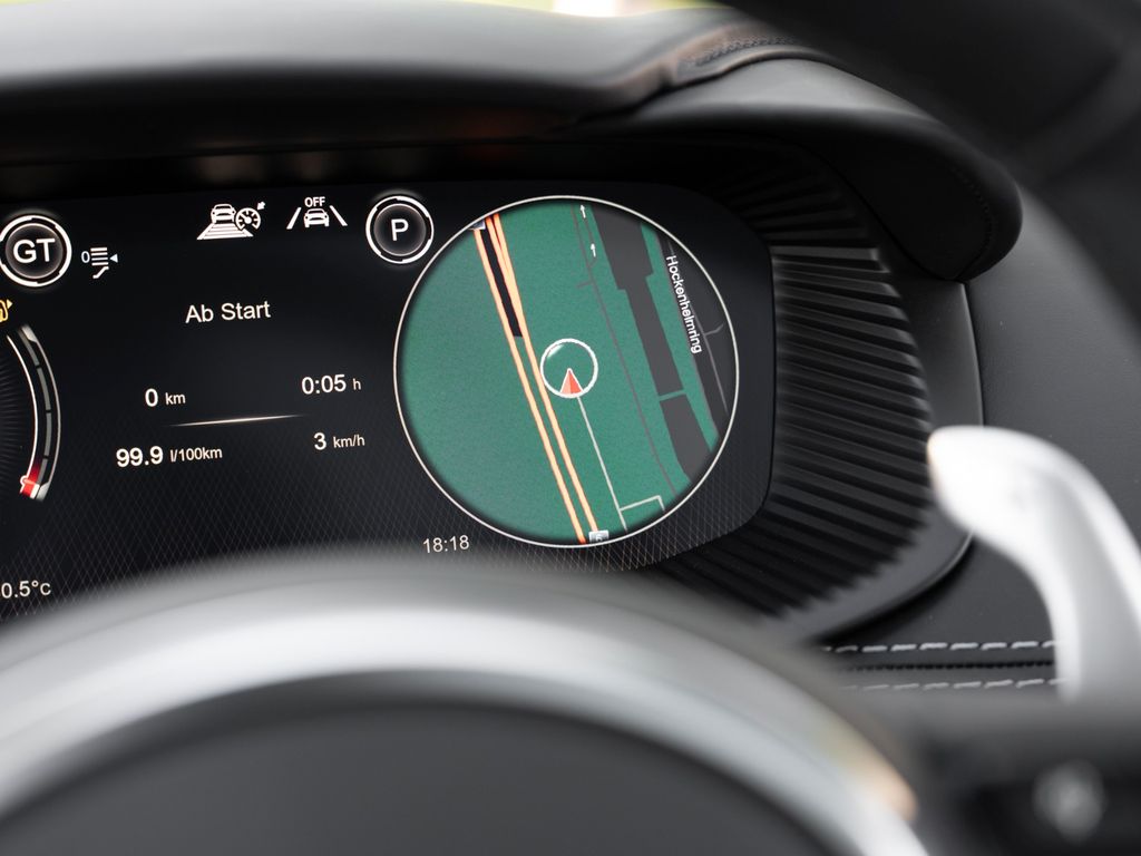 Aston Martin DBX 2023