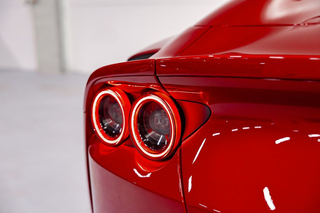 Ferrari 812 2021