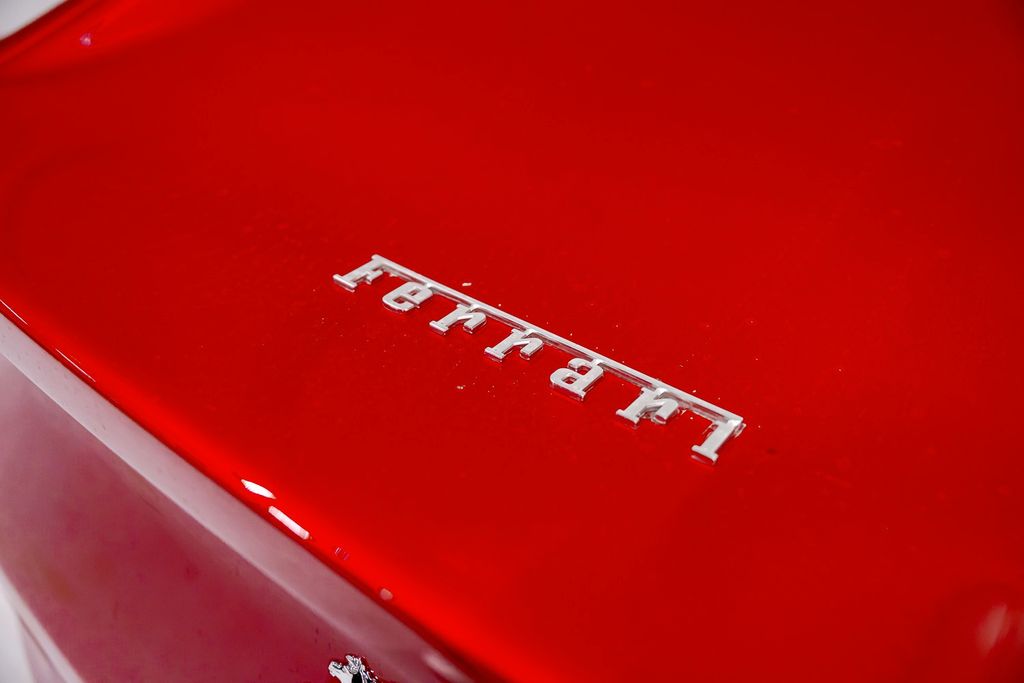 Ferrari 812 2021