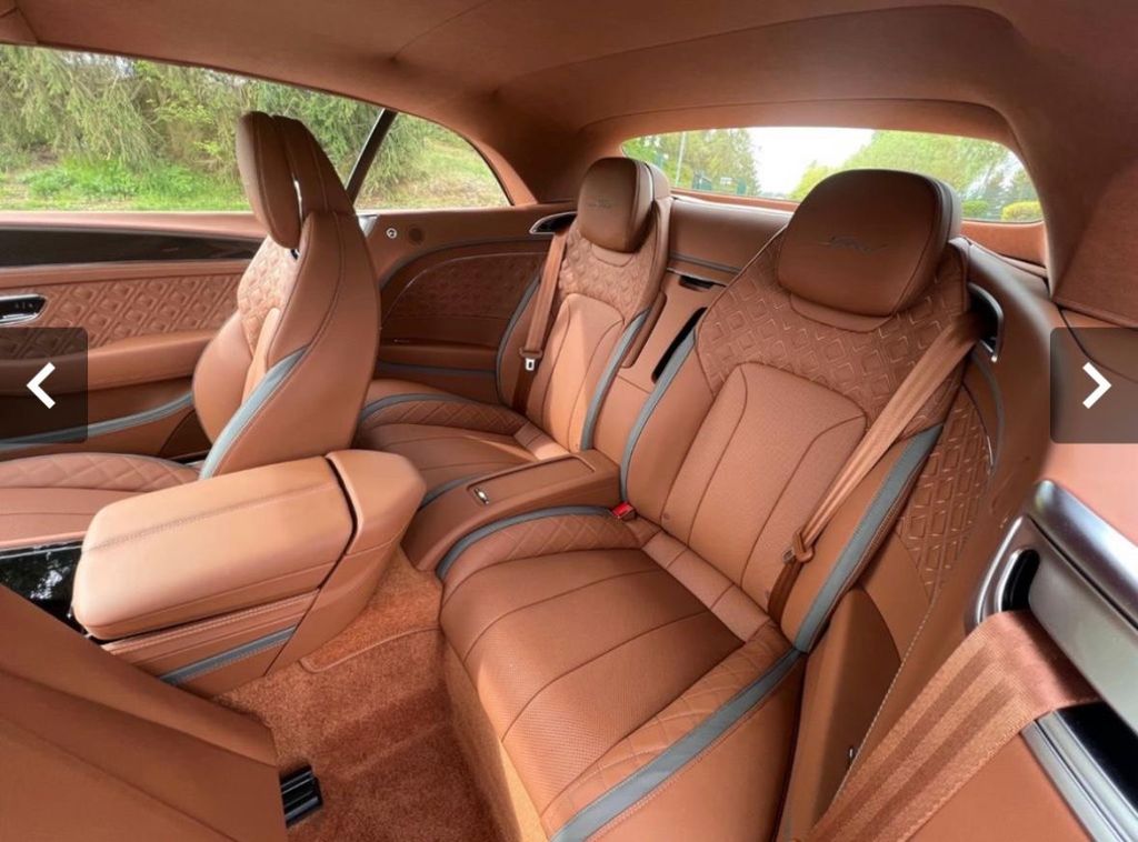 Bentley Continental GTC 2022