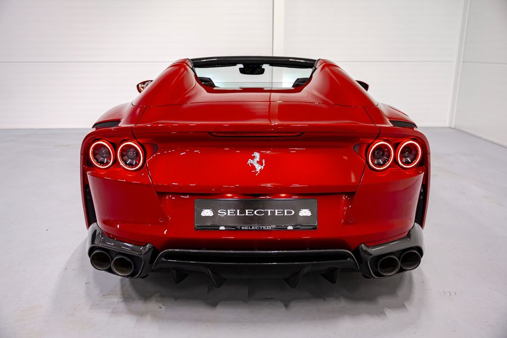 Ferrari 812 2021