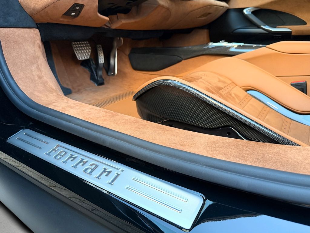 Ferrari 296 GTS 2025