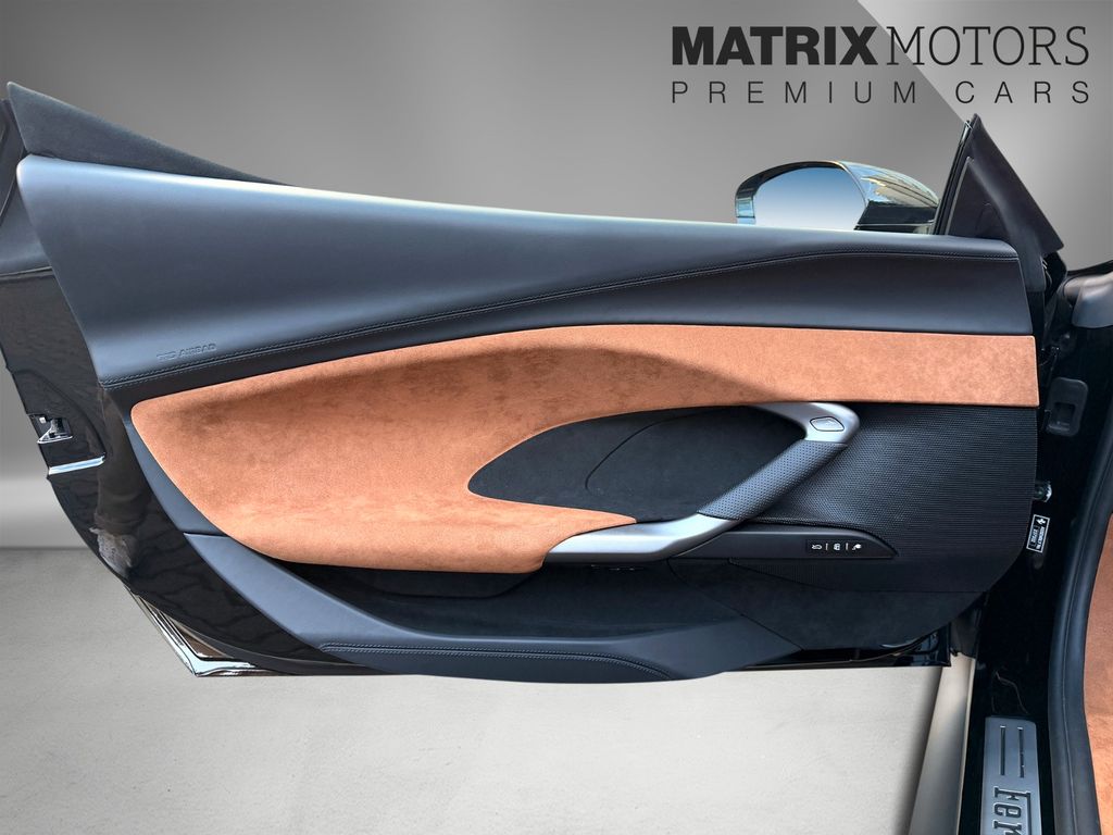 Ferrari 296 GTS 2025