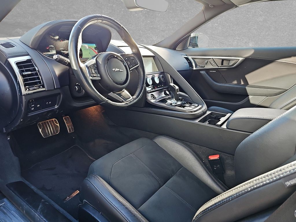 Jaguar F-Type 2021