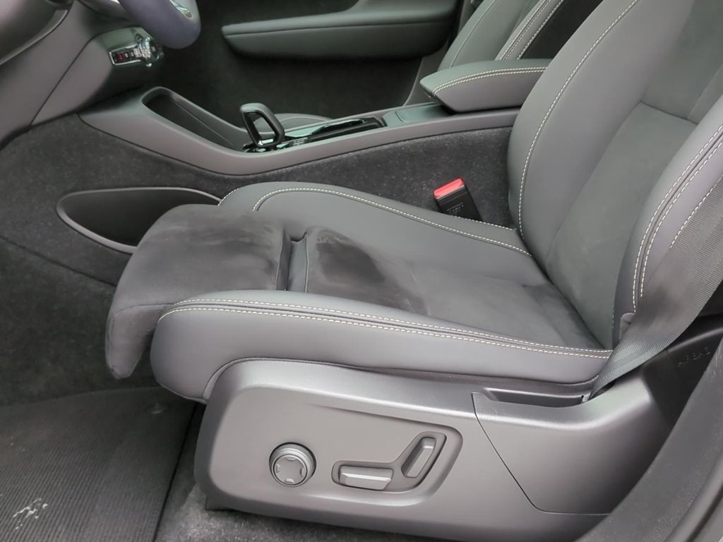 Volvo XC40 2023