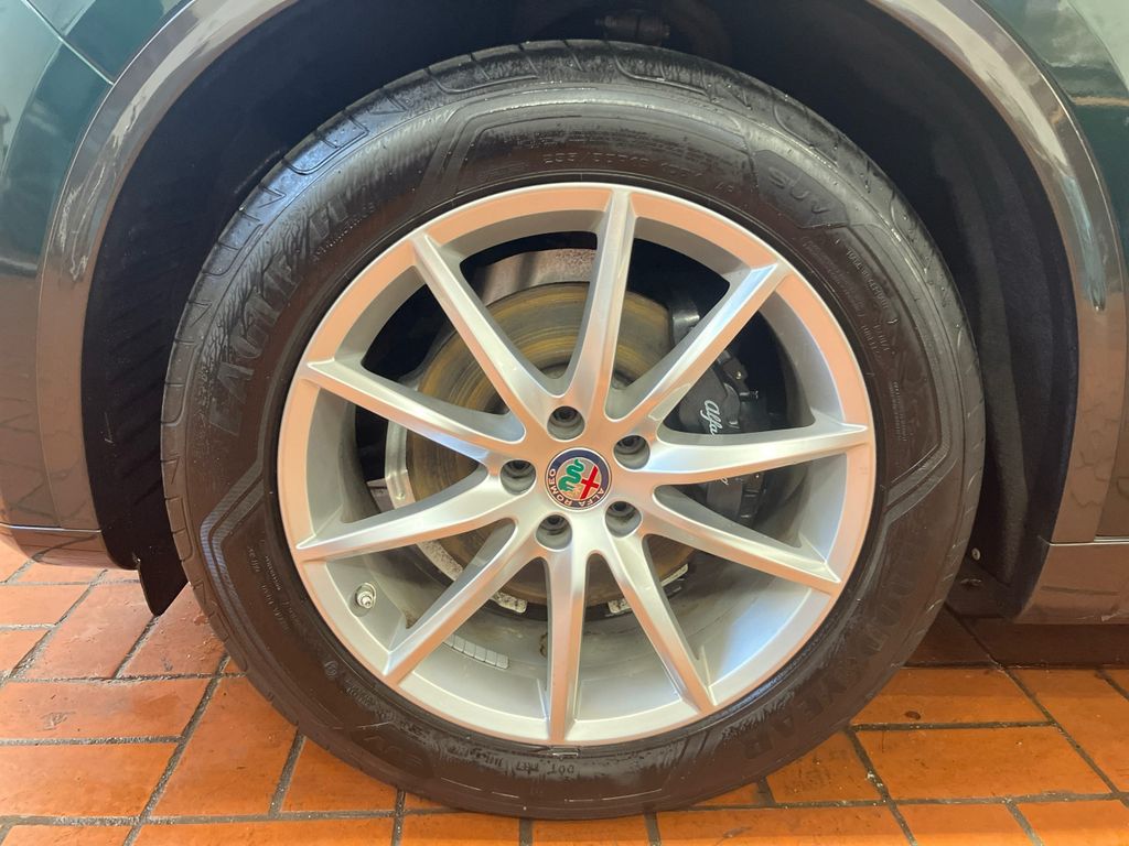 Alfa Romeo Stelvio 2021