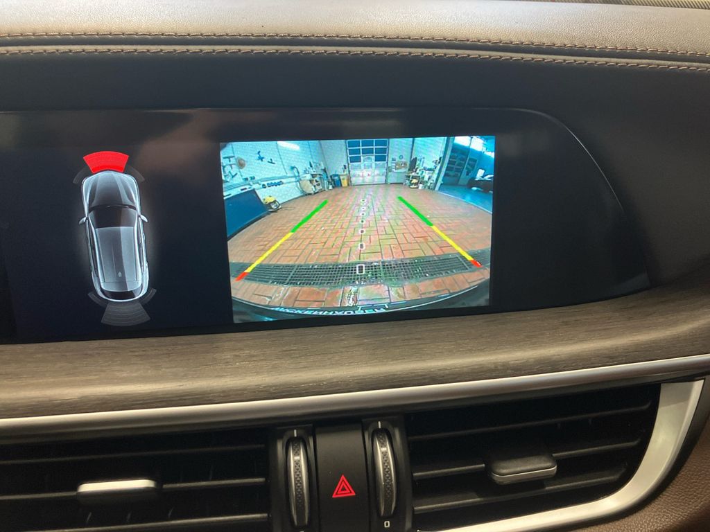 Alfa Romeo Stelvio 2021