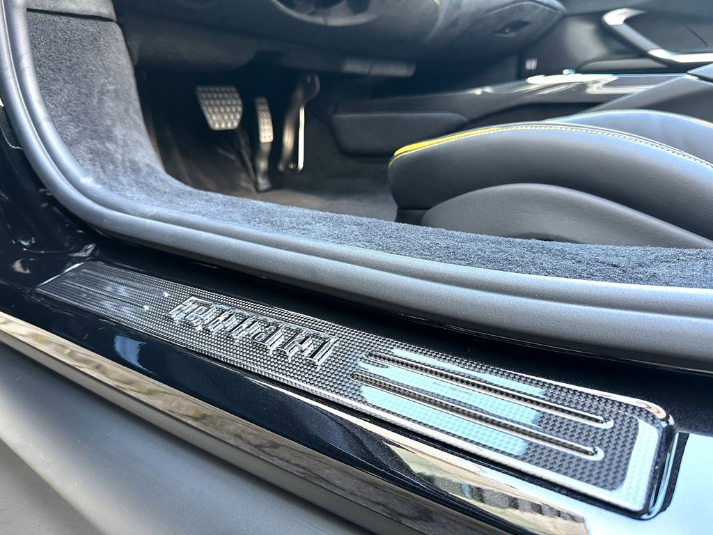 Ferrari 296 GTS 2025