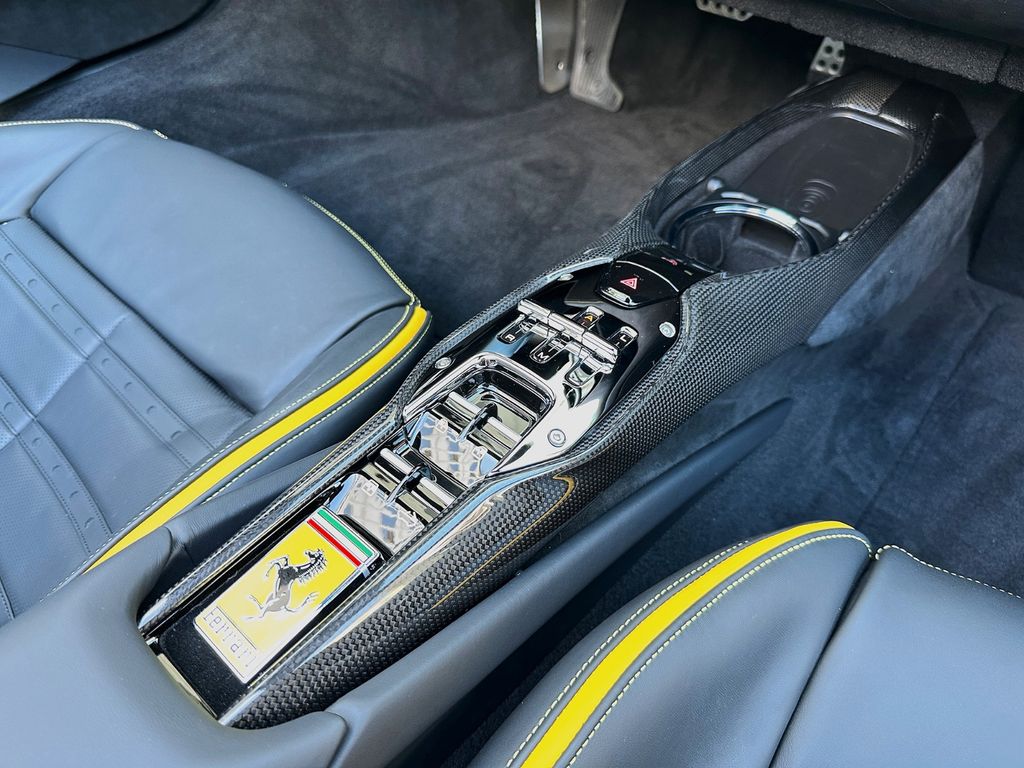Ferrari 296 GTS 2025
