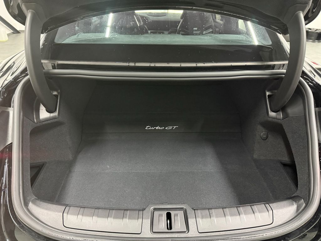 Porsche Taycan 2024