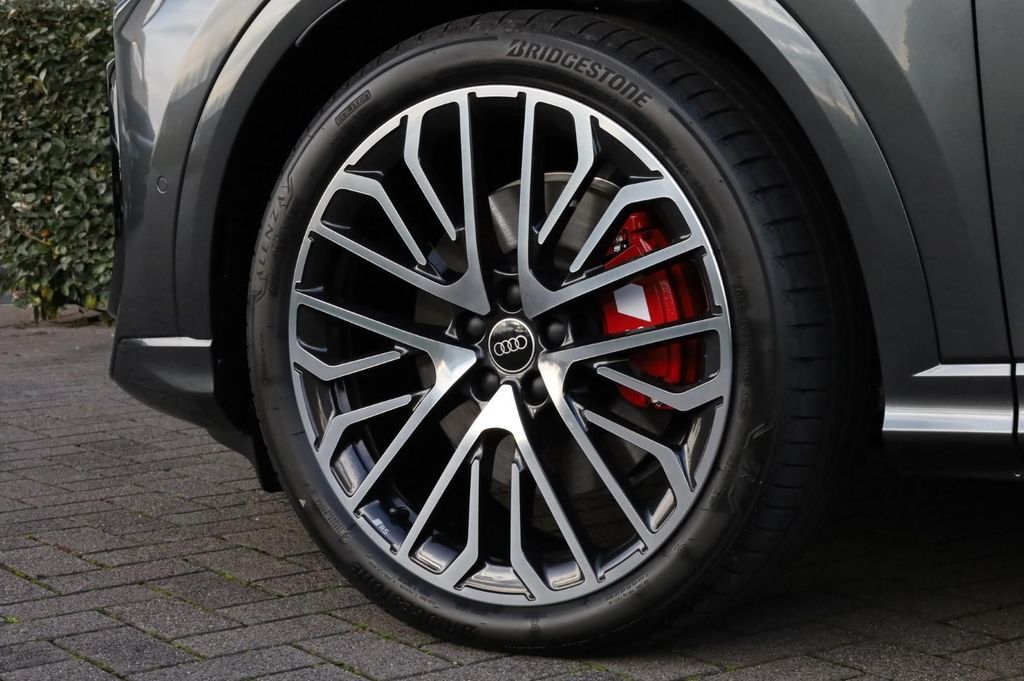 Audi SQ5 2025