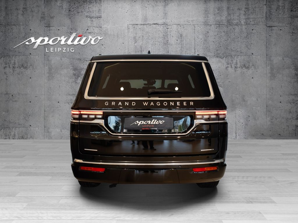 Jeep Wagoneer