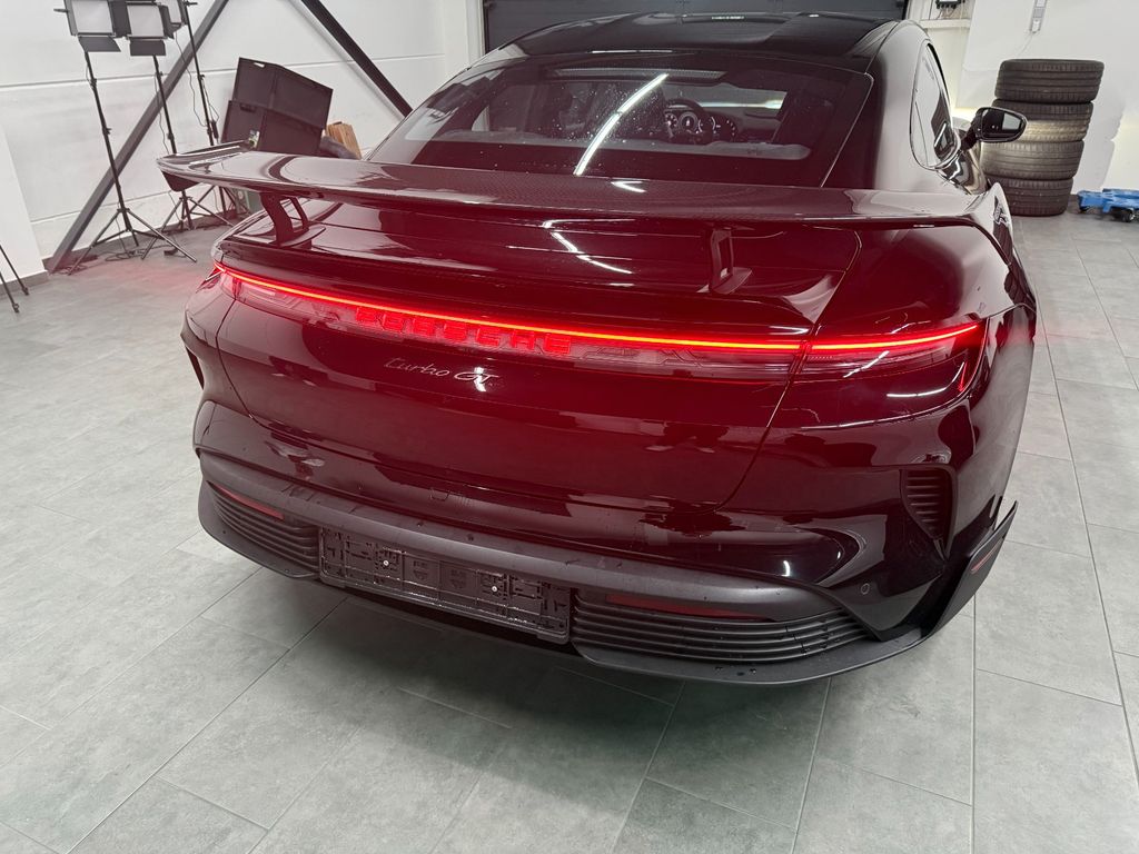 Porsche Taycan 2024