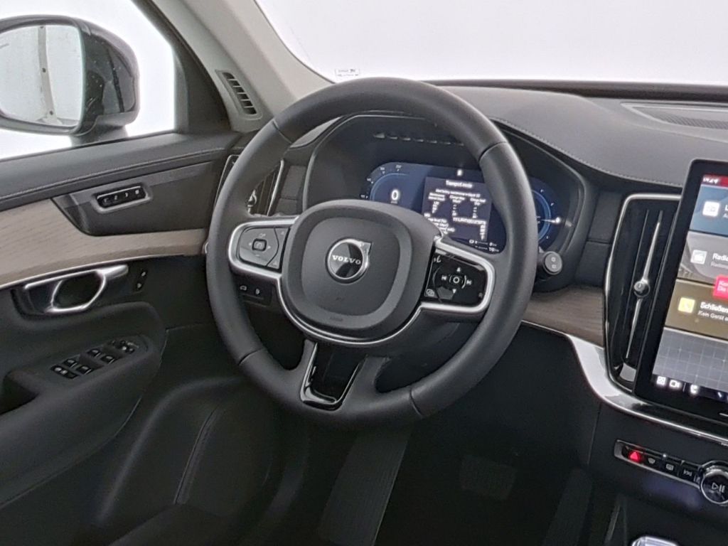 Volvo XC90 2025