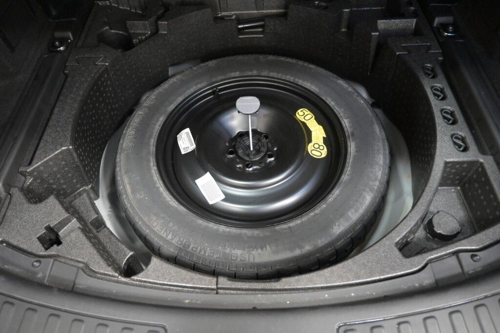 Land Rover Discovery Sport 2021