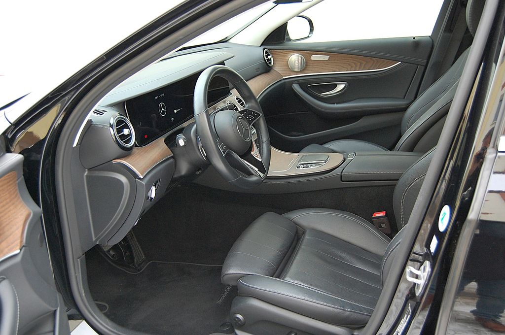 Mercedes-Benz E 300 2022