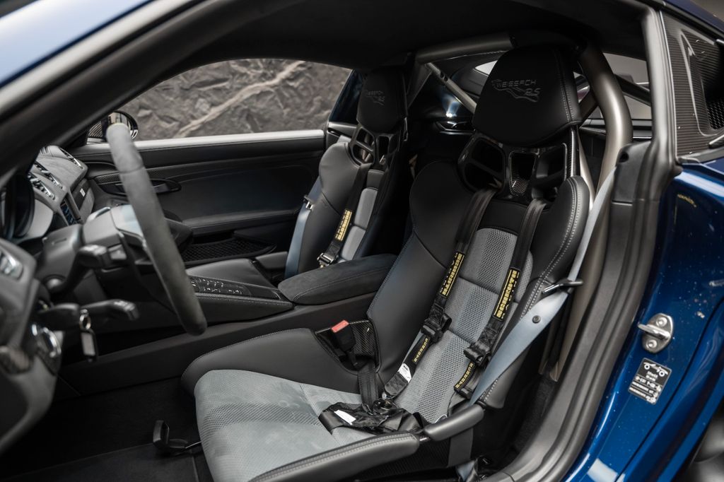 Porsche Cayman 2023