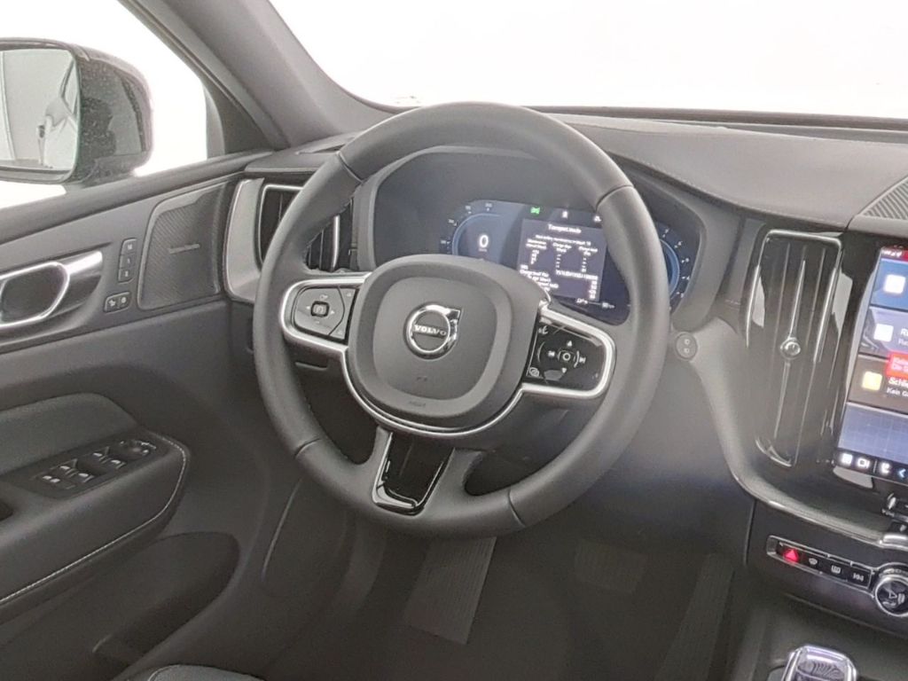 Volvo XC60 2025