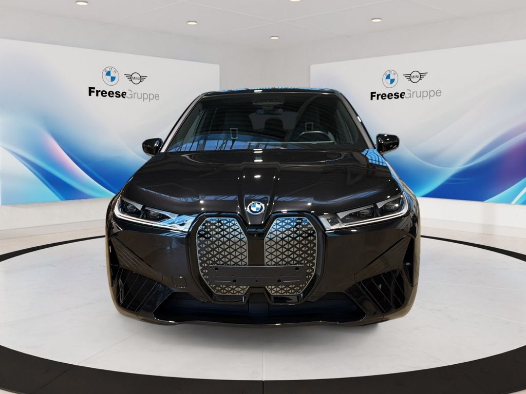 BMW iX 2023