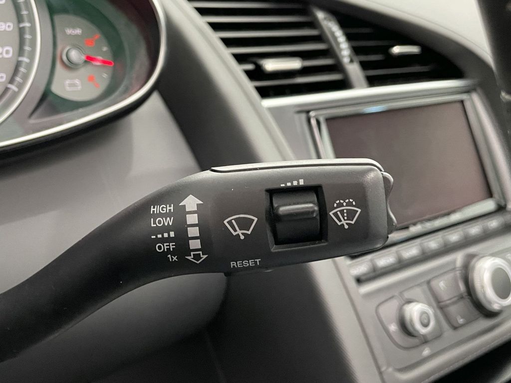 Audi R8 2013