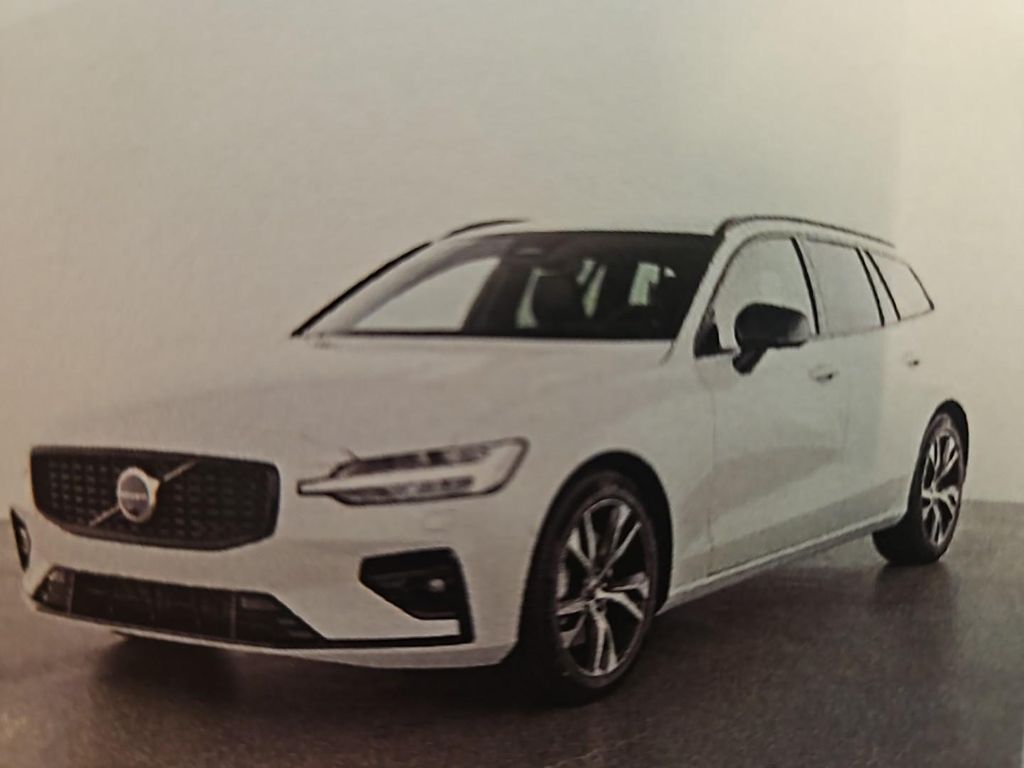 Volvo V60 2025