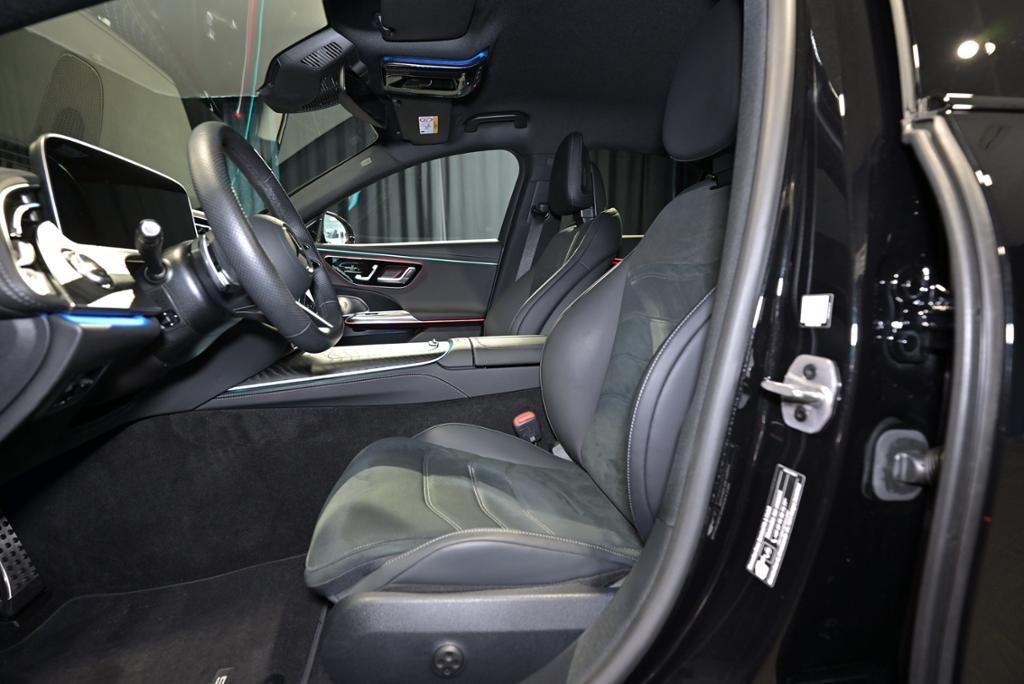 Mercedes-Benz E 300 2025