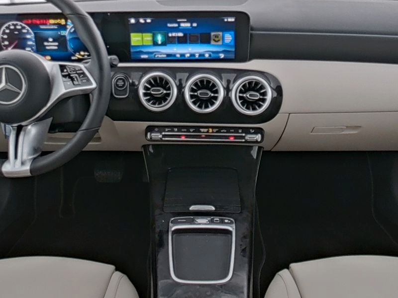 Mercedes-Benz A 250 2025