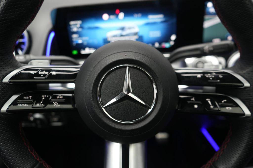 Mercedes-Benz GLB 220 2025