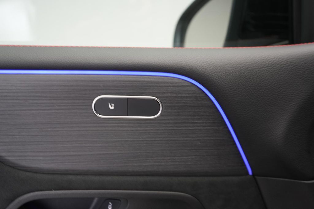 Mercedes-Benz GLB 220 2025