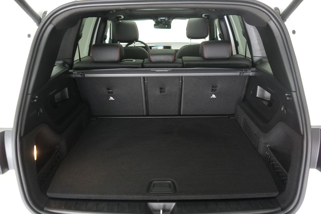 Mercedes-Benz GLB 220 2025