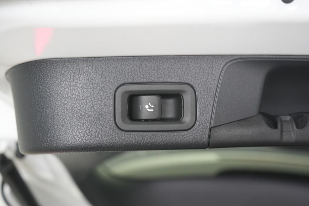 Mercedes-Benz GLB 220 2025