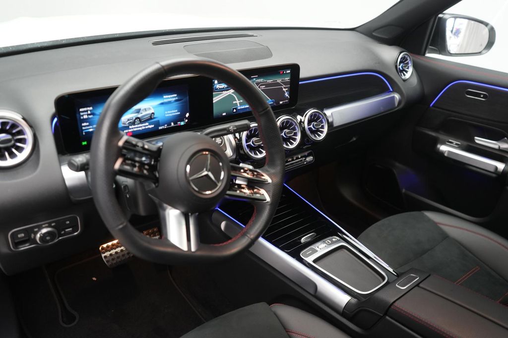 Mercedes-Benz GLB 220 2025