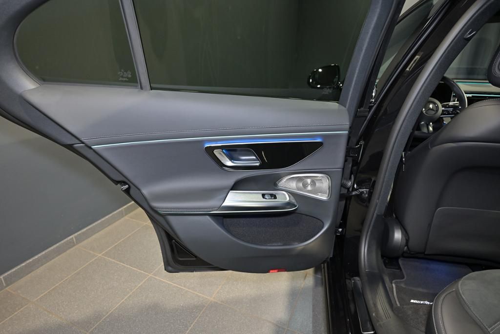 Mercedes-Benz E 300 2025