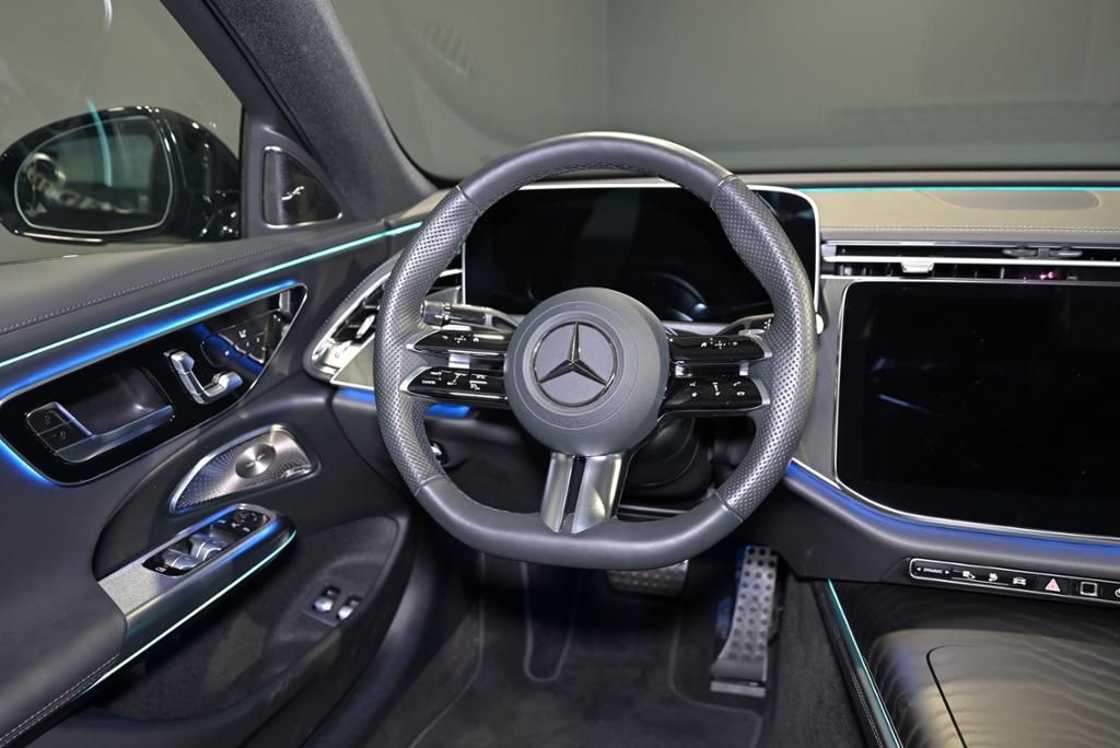 Mercedes-Benz E 300 2025