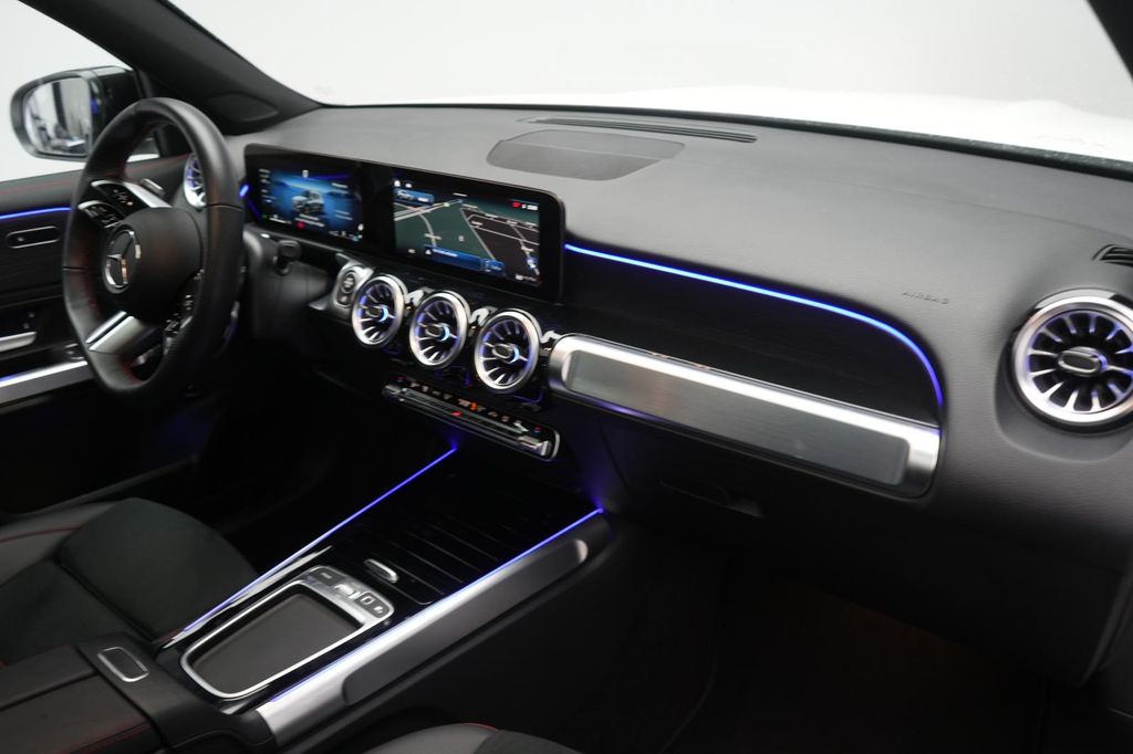 Mercedes-Benz GLB 220 2025