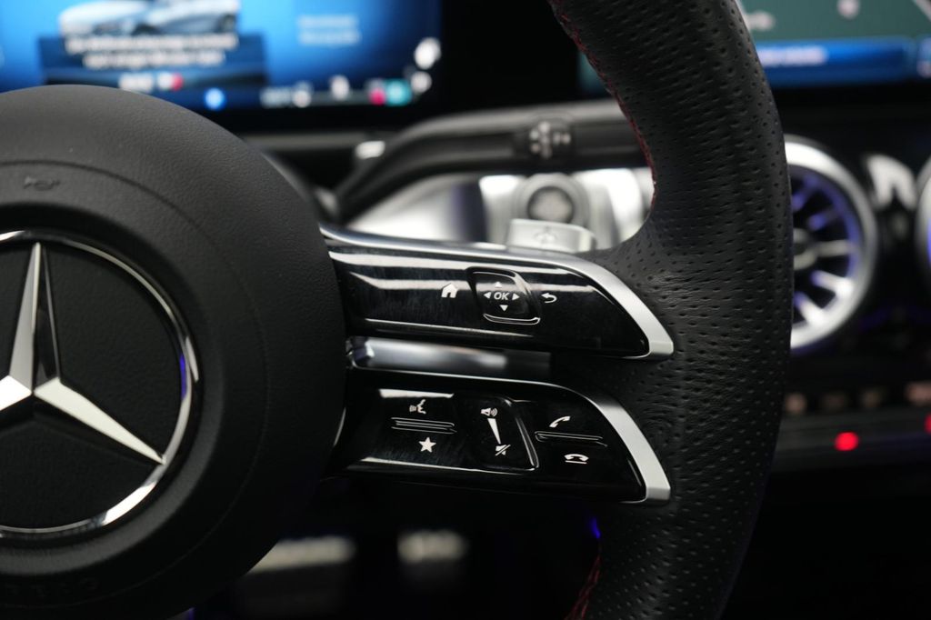 Mercedes-Benz GLB 220 2025