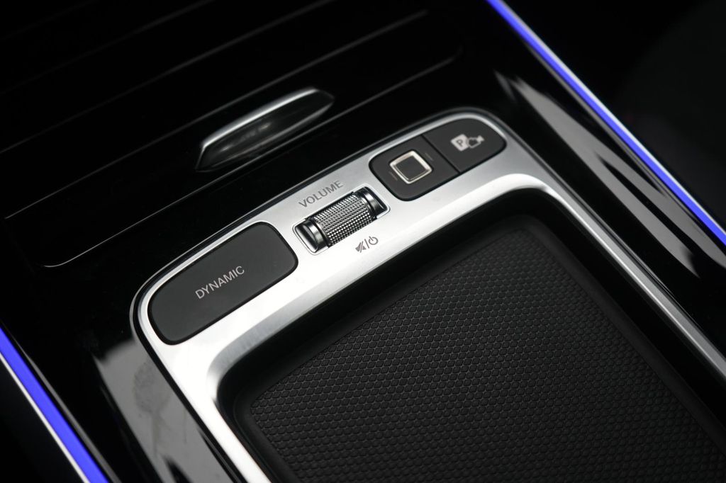 Mercedes-Benz GLB 220 2025